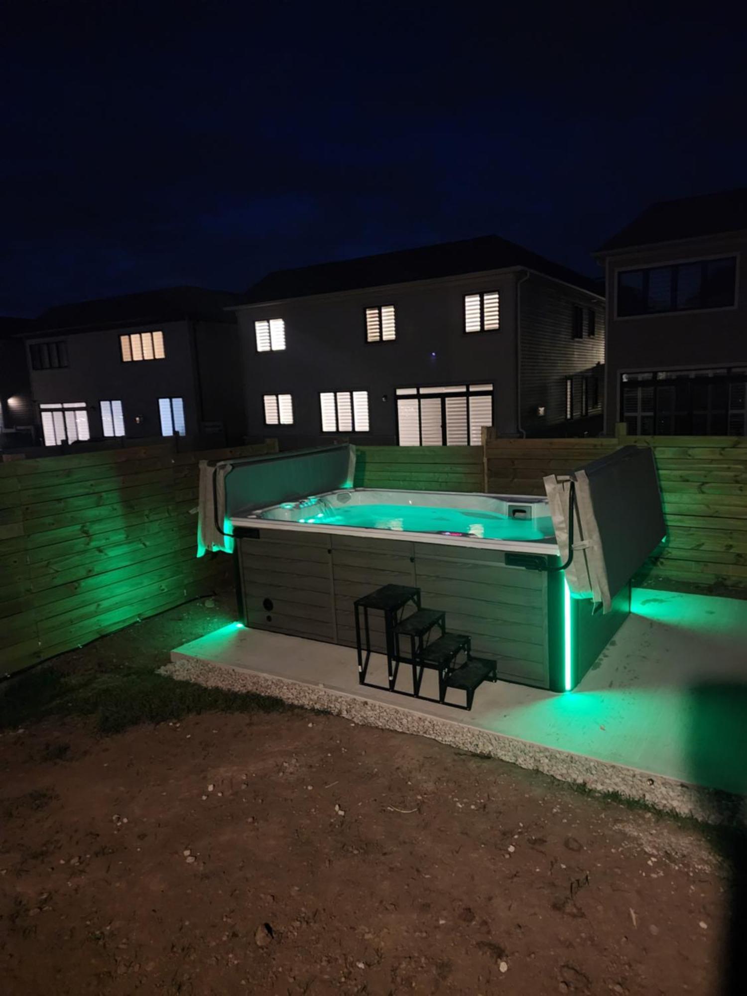 Paradise Villa 6 Bowmanville Exterior photo